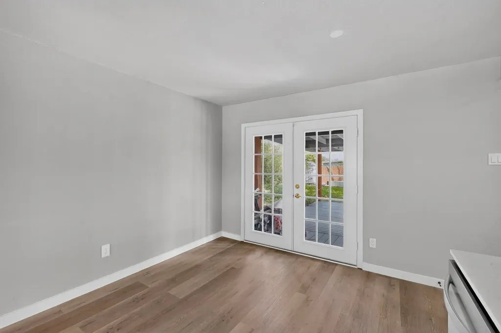 1125 Woodcrest Drive Garland TX 75040
