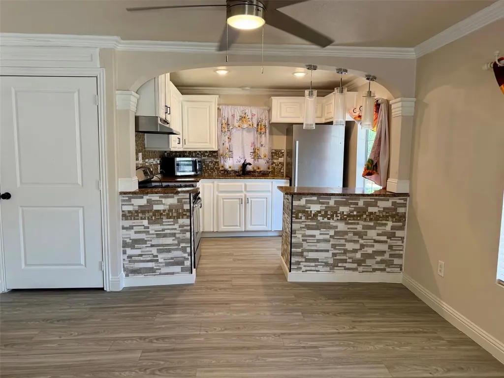 2601 Fairfax Grand Prairie TX 75050
