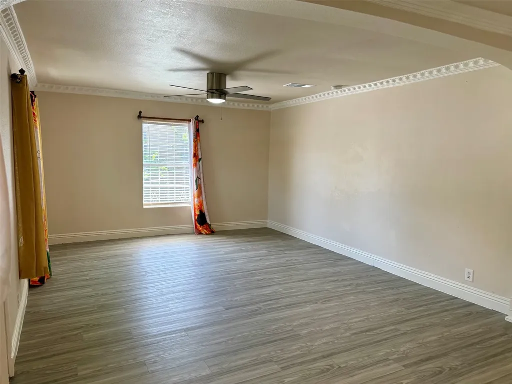 2601 Fairfax Grand Prairie TX 75050