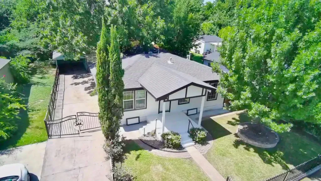 2601 Fairfax Grand Prairie TX 75050
