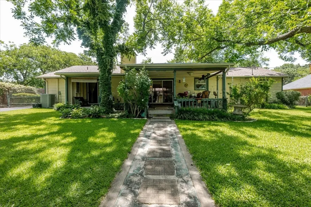 3908 Bandera Drive De Cordova TX 76049