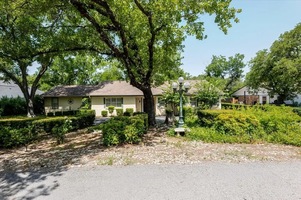3908 Bandera Drive De Cordova TX 76049