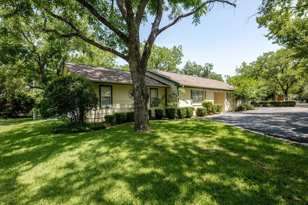 3908 Bandera Drive De Cordova TX 76049