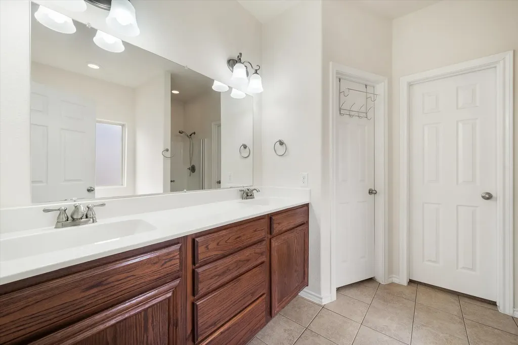 921 Winged Foot Corsicana TX 75110