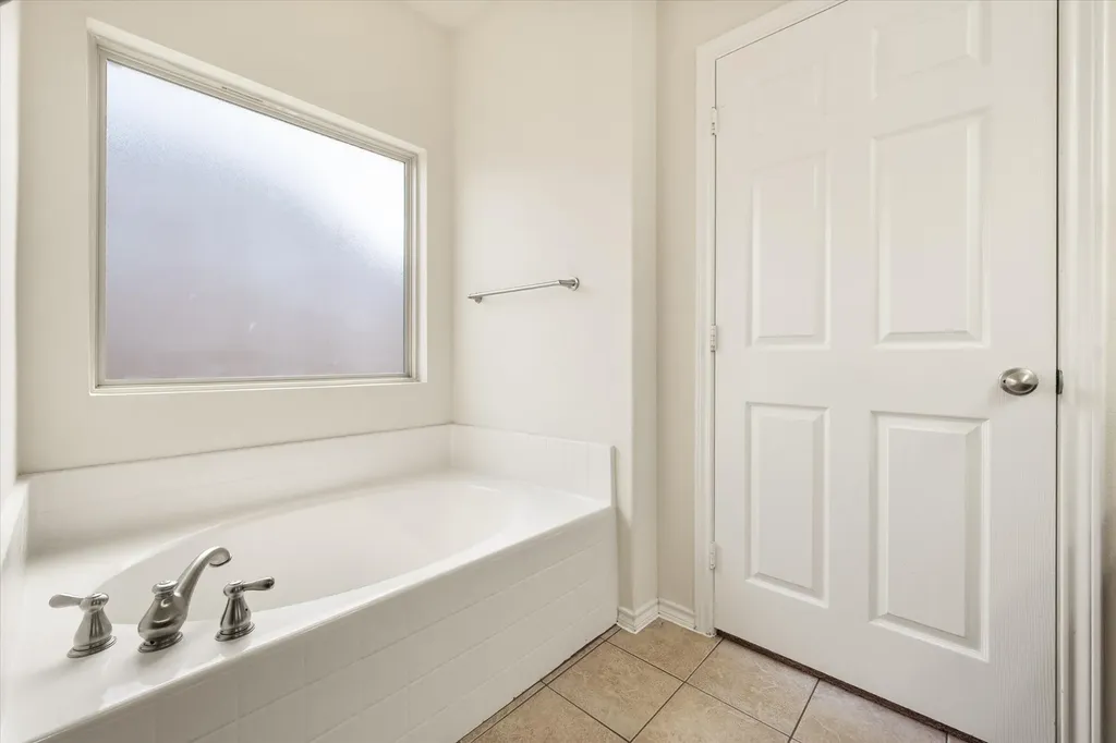 921 Winged Foot Corsicana TX 75110