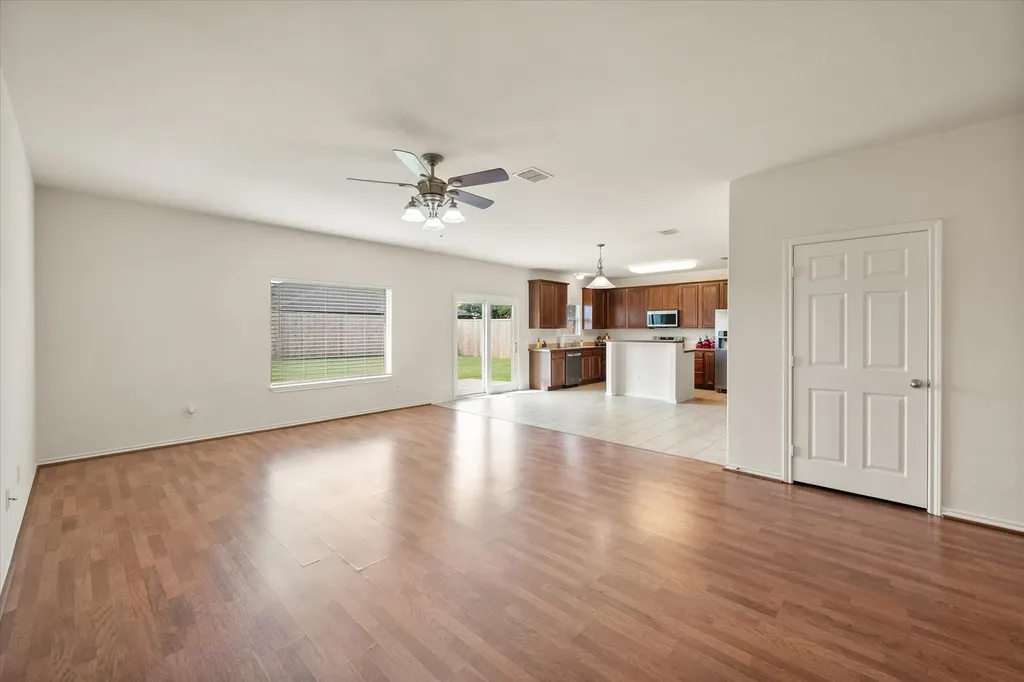 921 Winged Foot Corsicana TX 75110