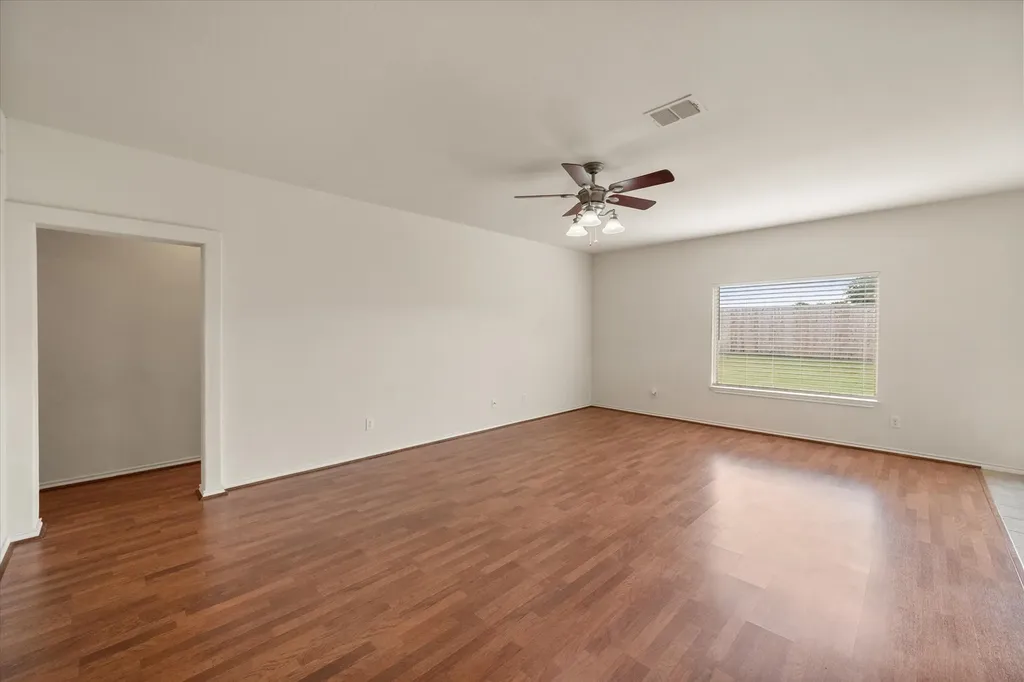 921 Winged Foot Corsicana TX 75110