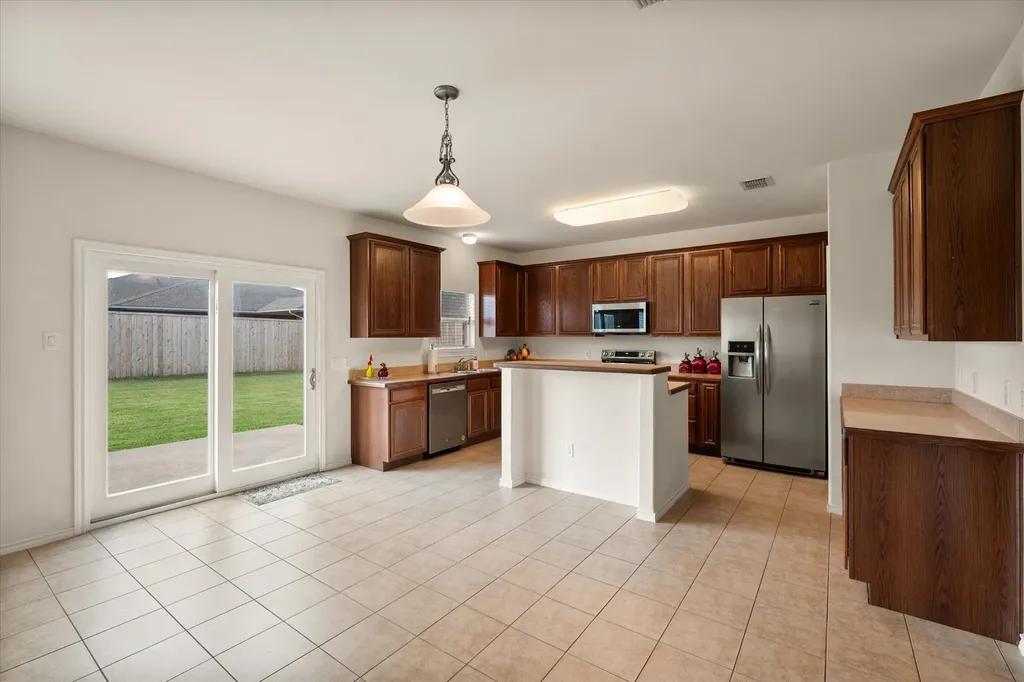 921 Winged Foot Corsicana TX 75110