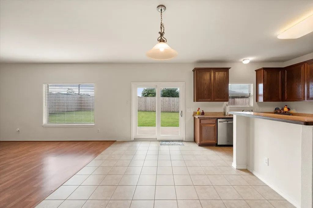 921 Winged Foot Corsicana TX 75110