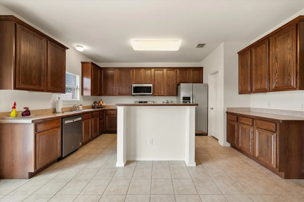 921 Winged Foot Corsicana TX 75110
