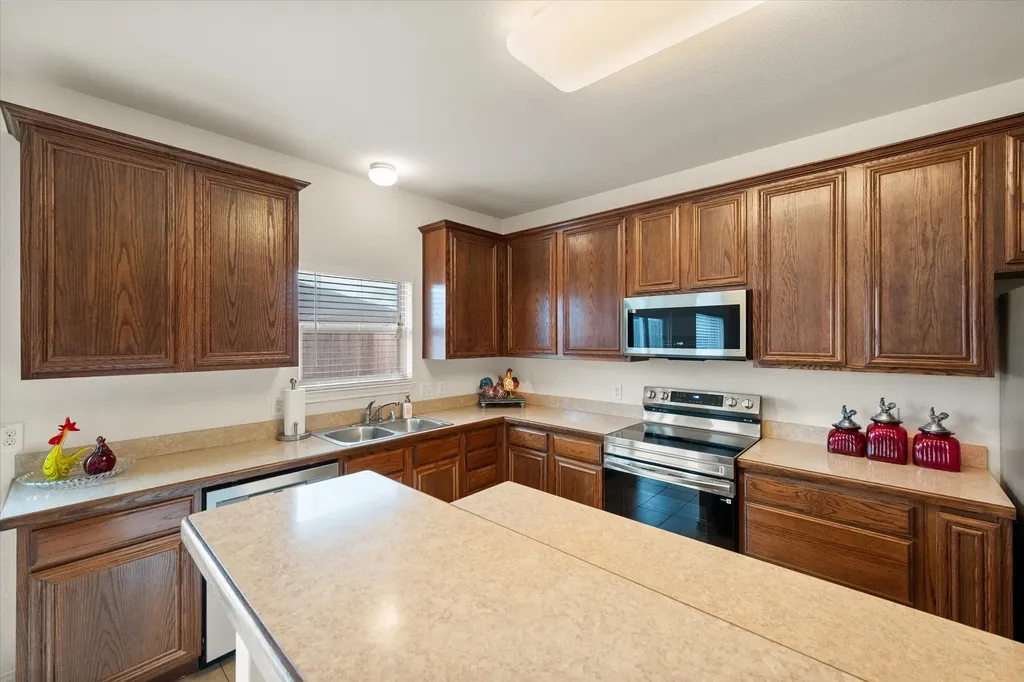 921 Winged Foot Corsicana TX 75110