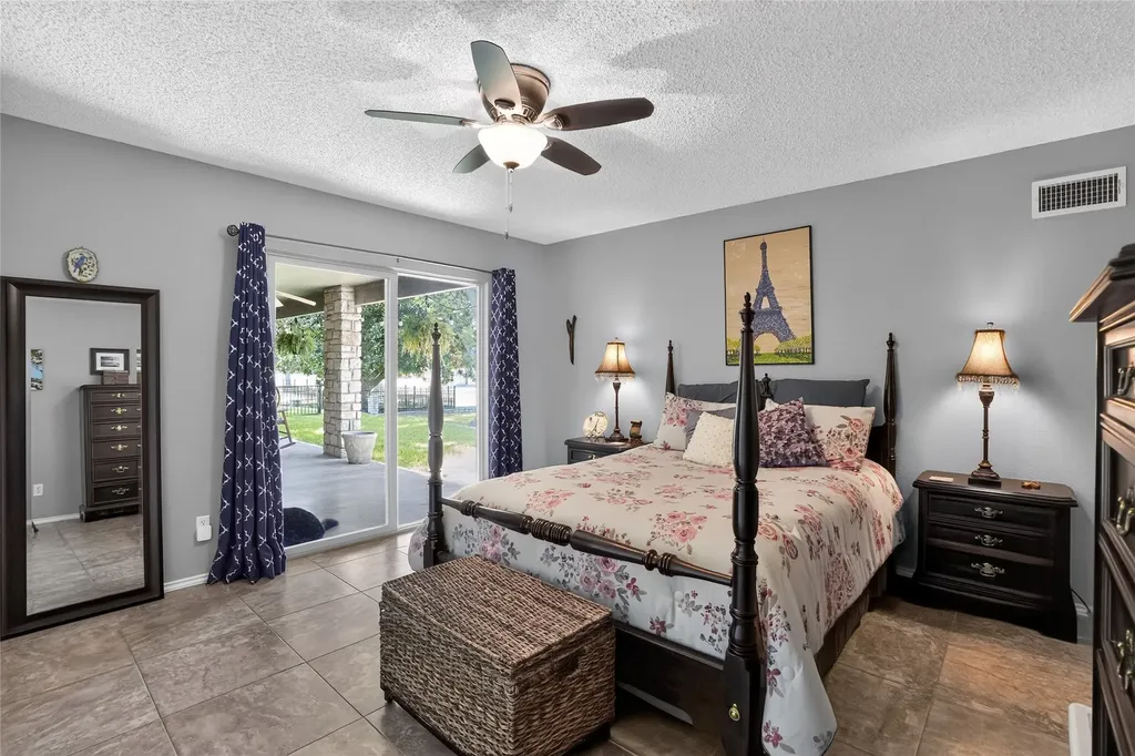 3913 Fairway Drive De Cordova TX 76049
