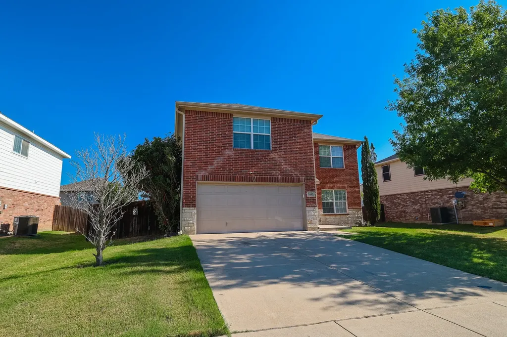 1645 Dream Catcher Way Krum TX 76249
