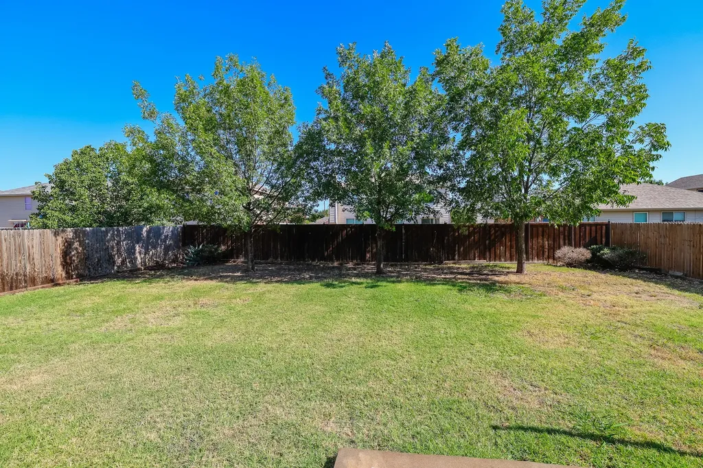 1645 Dream Catcher Way Krum TX 76249