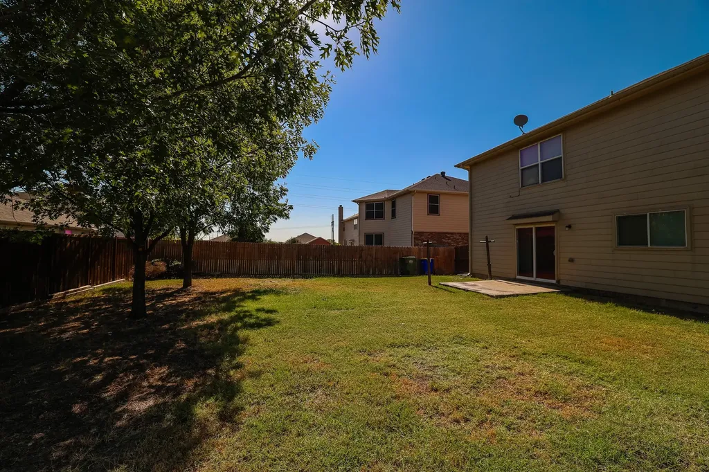 1645 Dream Catcher Way Krum TX 76249