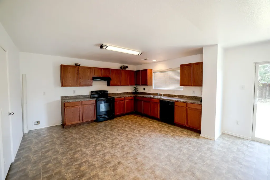 1645 Dream Catcher Way Krum TX 76249