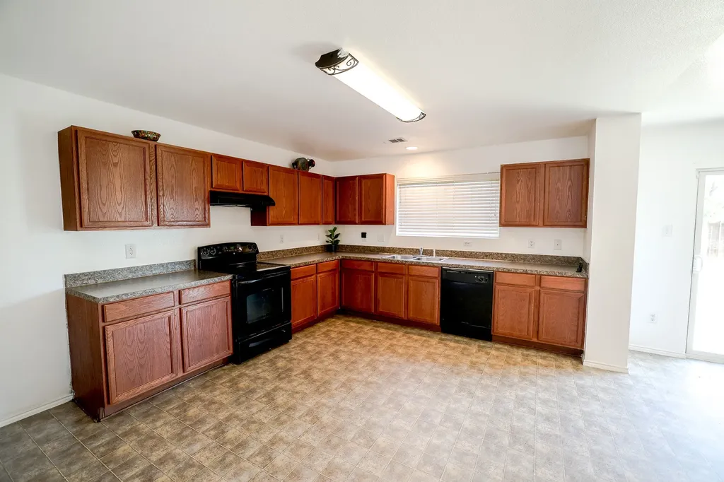 1645 Dream Catcher Way Krum TX 76249