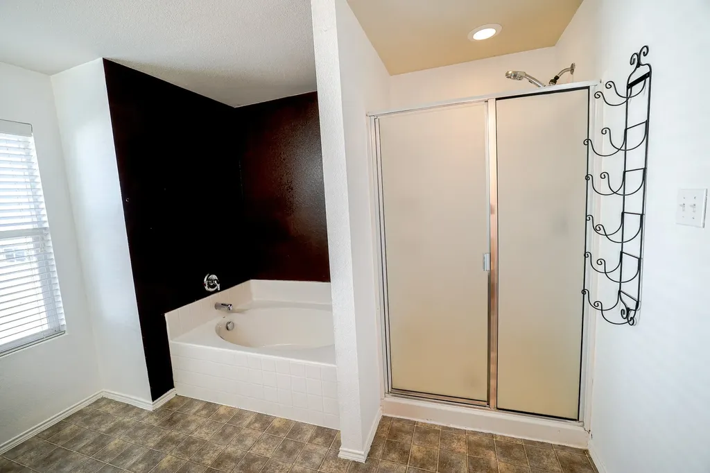 1645 Dream Catcher Way Krum TX 76249