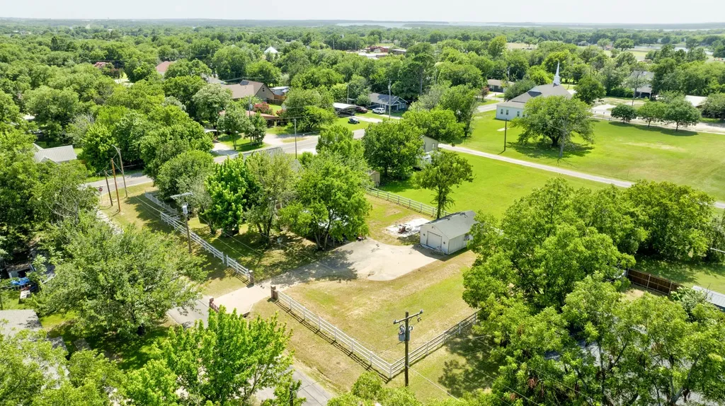 503 Sherman Street Tioga TX 76271