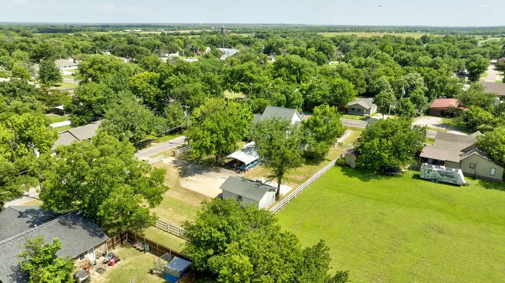 503 Sherman Street Tioga TX 76271