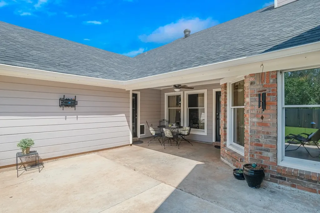5506 Lake Side Drive Bossier City LA 71111
