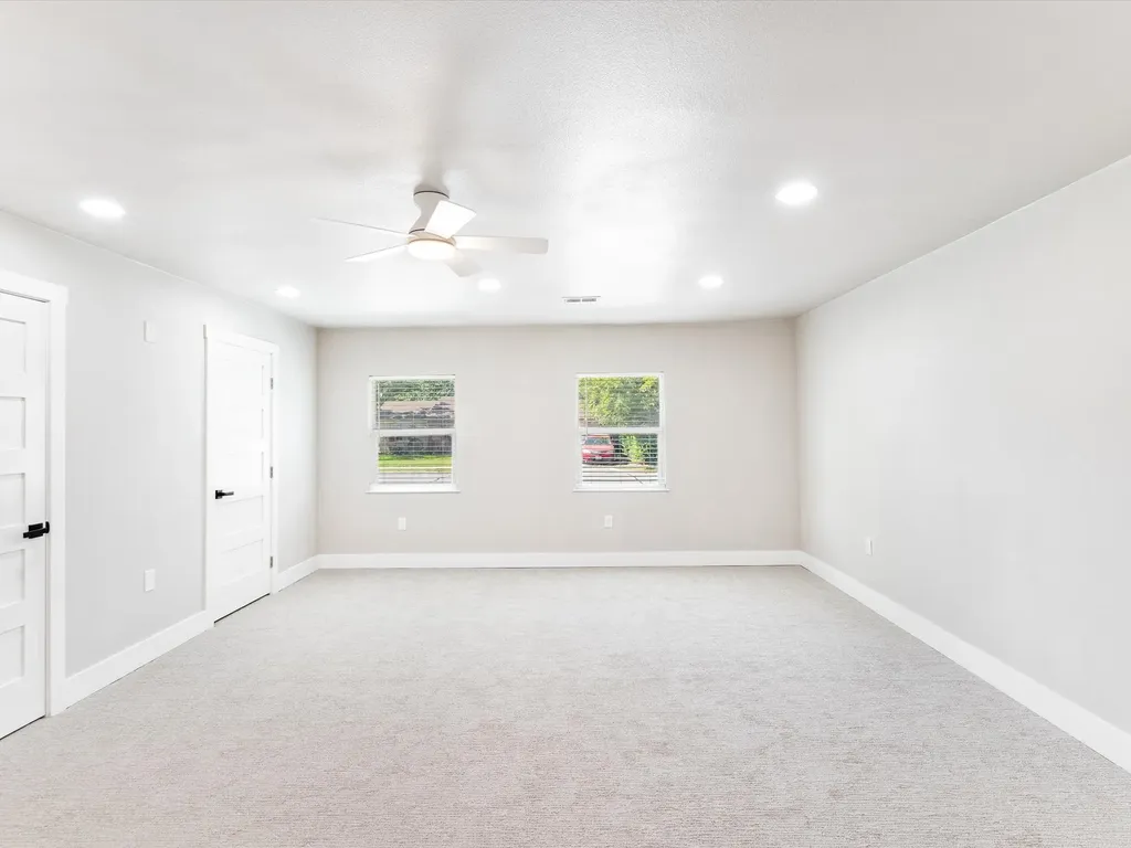 1213 Fairmont Street Irving TX 75062