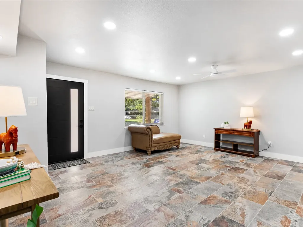 1213 Fairmont Street Irving TX 75062