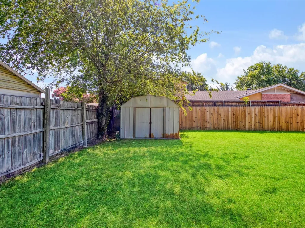 1213 Fairmont Street Irving TX 75062