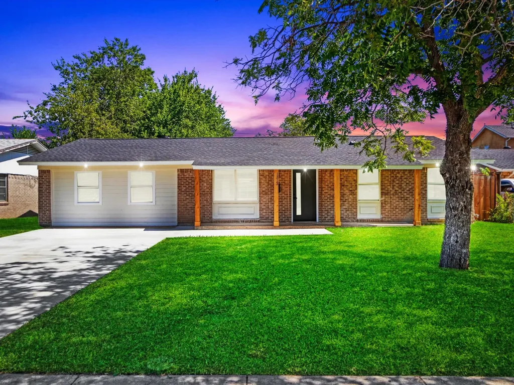 1213 Fairmont Street Irving TX 75062