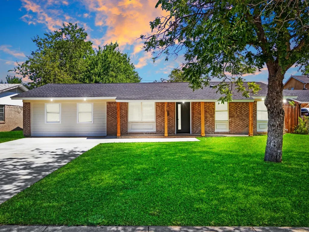 1213 Fairmont Street Irving TX 75062