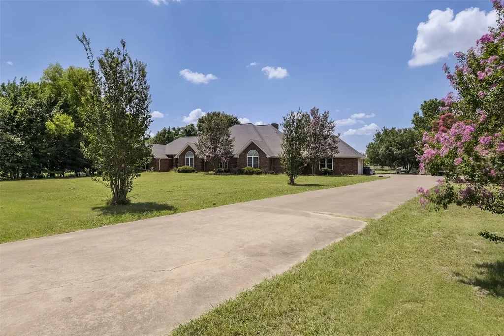 511 Farrar Road Waxahachie TX 75165