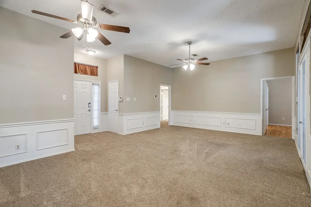 736 High Crest Drive Azle TX 76020
