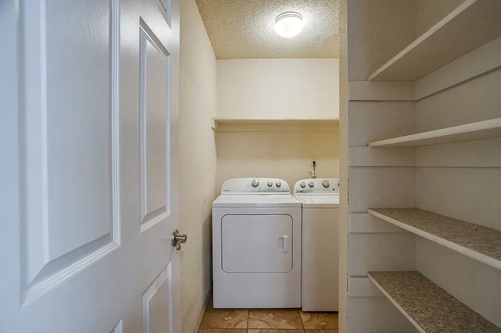 736 High Crest Drive Azle TX 76020