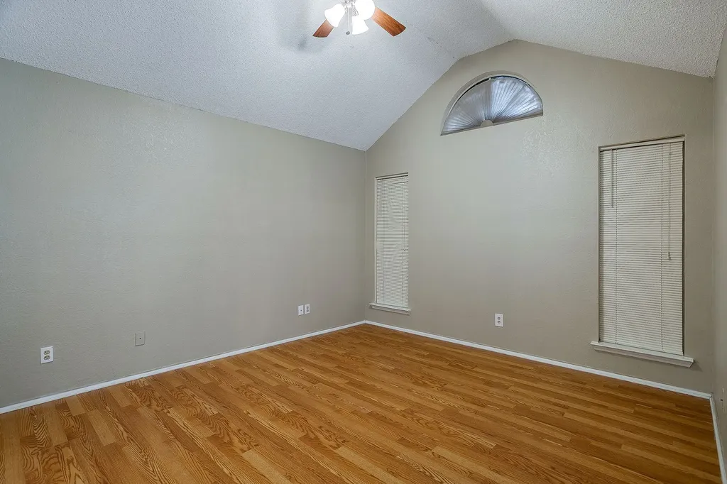 736 High Crest Drive Azle TX 76020