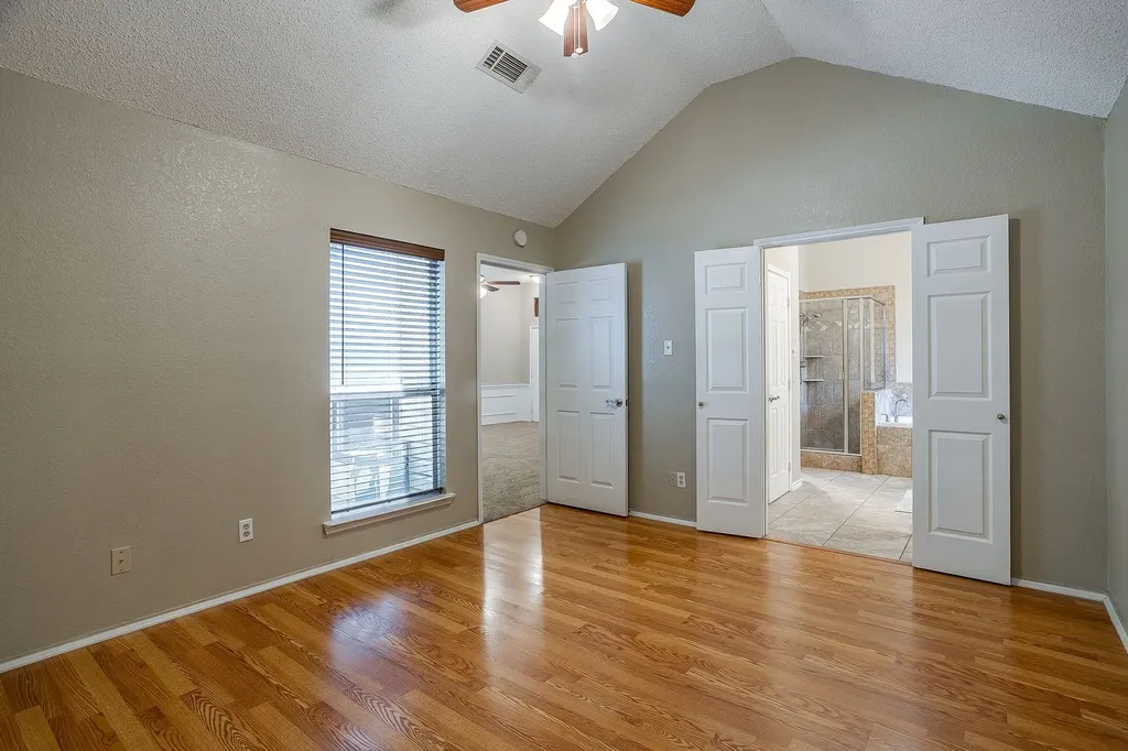 736 High Crest Drive Azle TX 76020