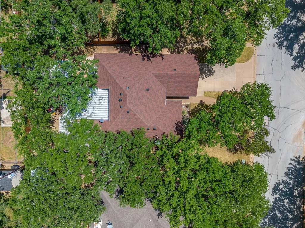 736 High Crest Drive Azle TX 76020