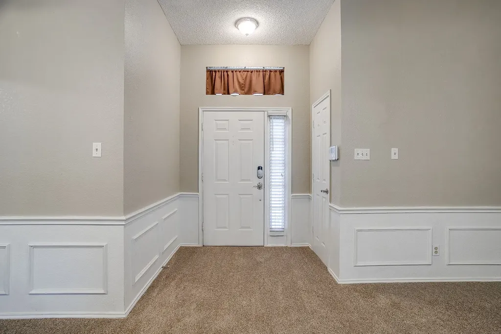 736 High Crest Drive Azle TX 76020
