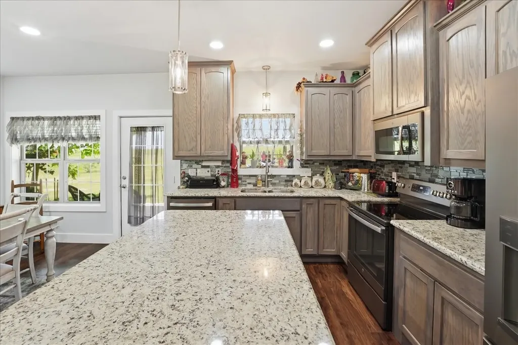 12800 County Road 1311 Malakoff TX 75148