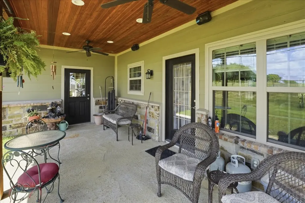 12800 County Road 1311 Malakoff TX 75148