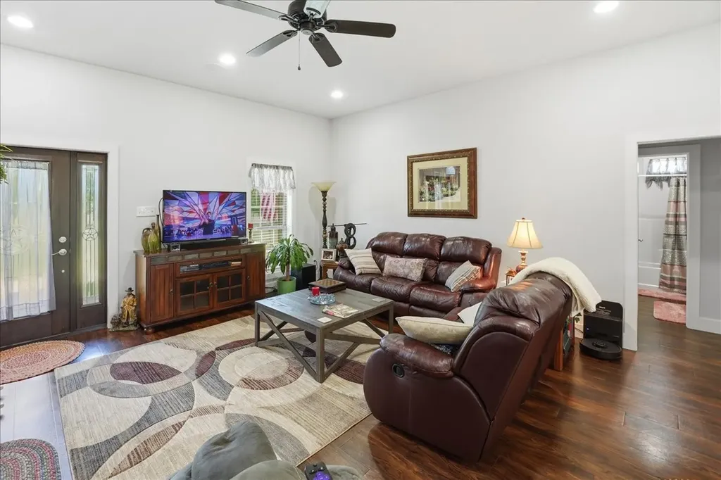 12800 County Road 1311 Malakoff TX 75148