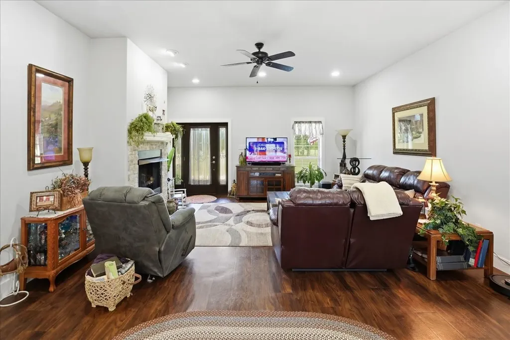 12800 County Road 1311 Malakoff TX 75148