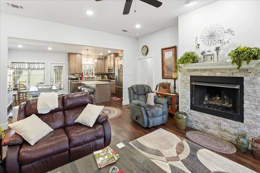 12800 County Road 1311 Malakoff TX 75148