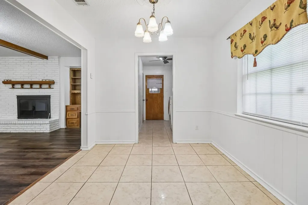 2030 Huntington Drive Grand Prairie TX 75051