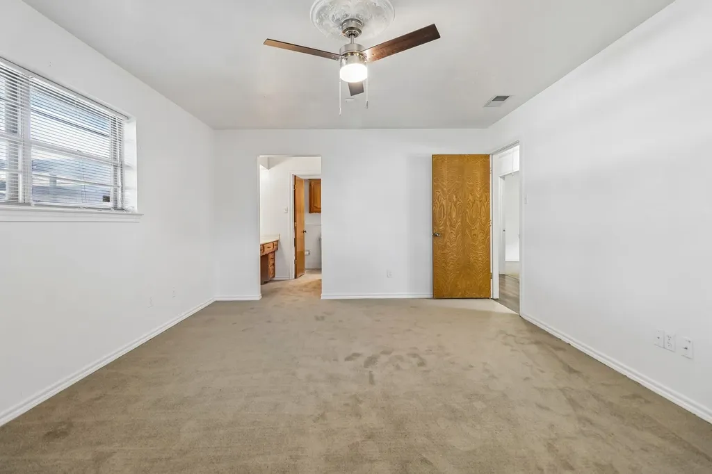 2030 Huntington Drive Grand Prairie TX 75051