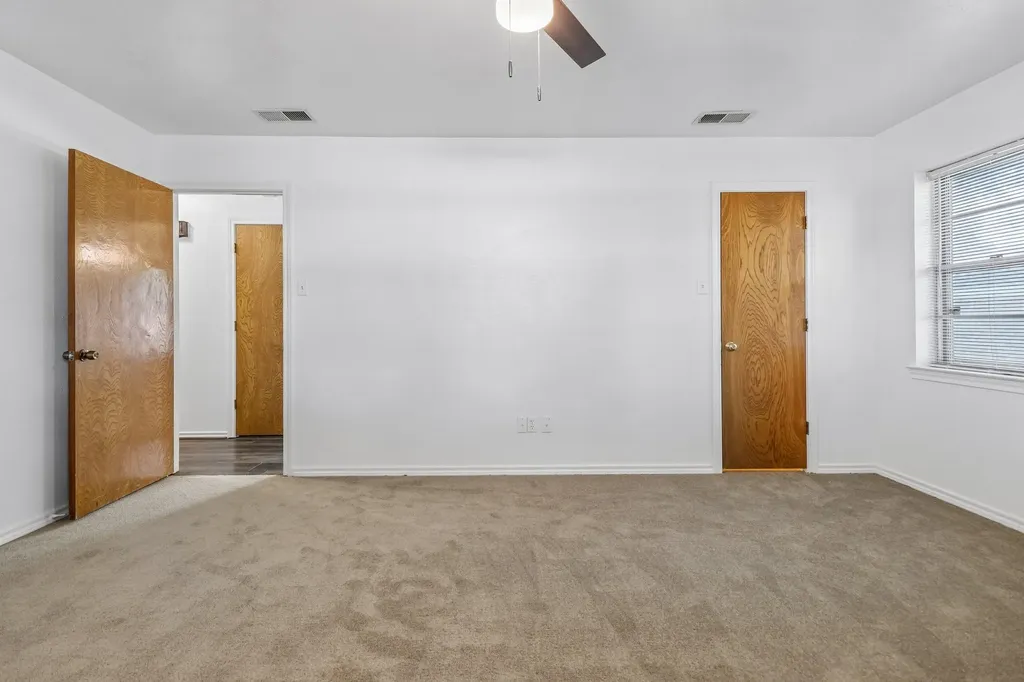 2030 Huntington Drive Grand Prairie TX 75051