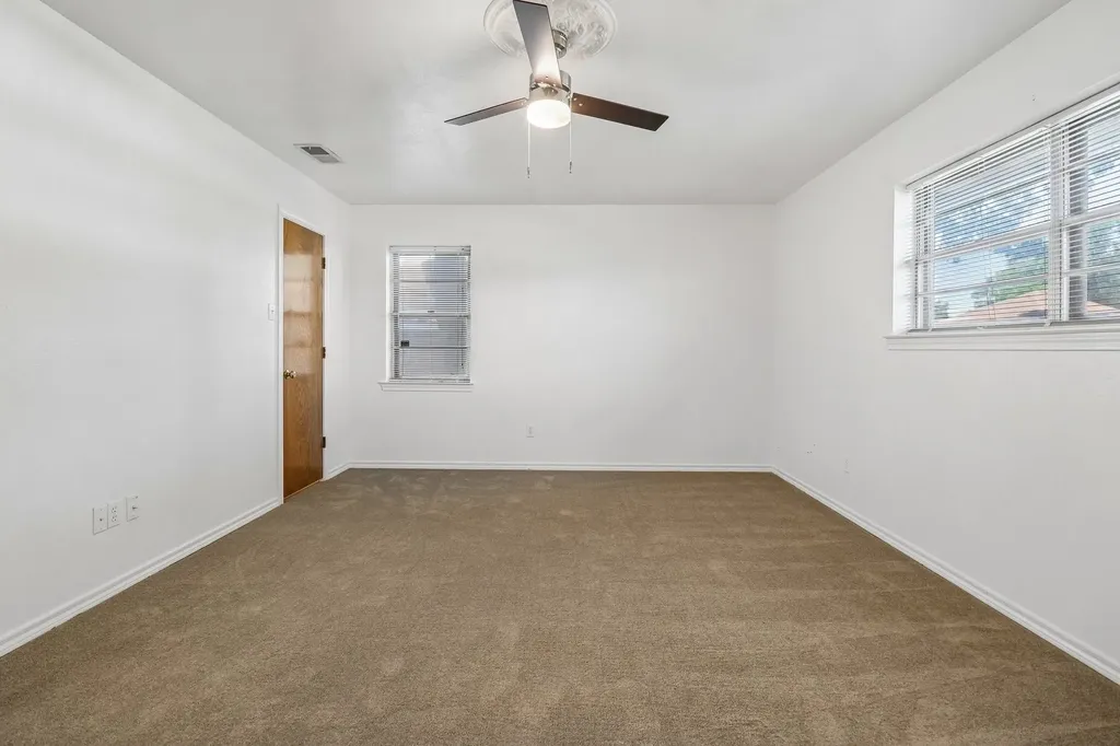 2030 Huntington Drive Grand Prairie TX 75051