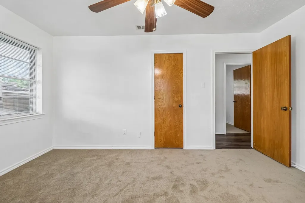 2030 Huntington Drive Grand Prairie TX 75051
