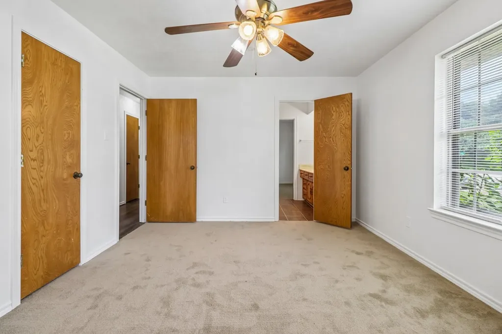 2030 Huntington Drive Grand Prairie TX 75051
