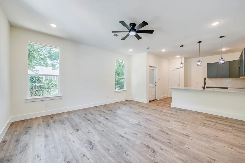 4418 Myrtle Dallas TX 75210