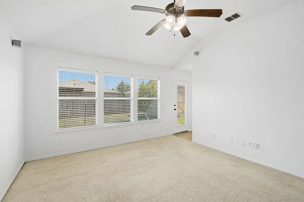 1219 Eagles Nest Trail Krum TX 76249